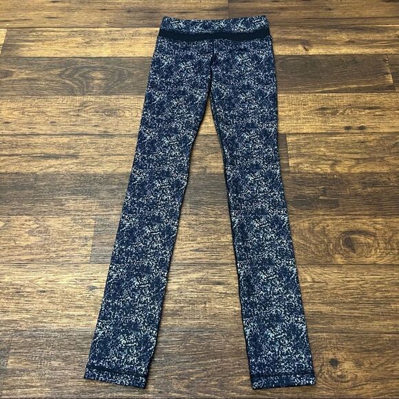 Lululemon leggings size 4 - Picture 2 of 10